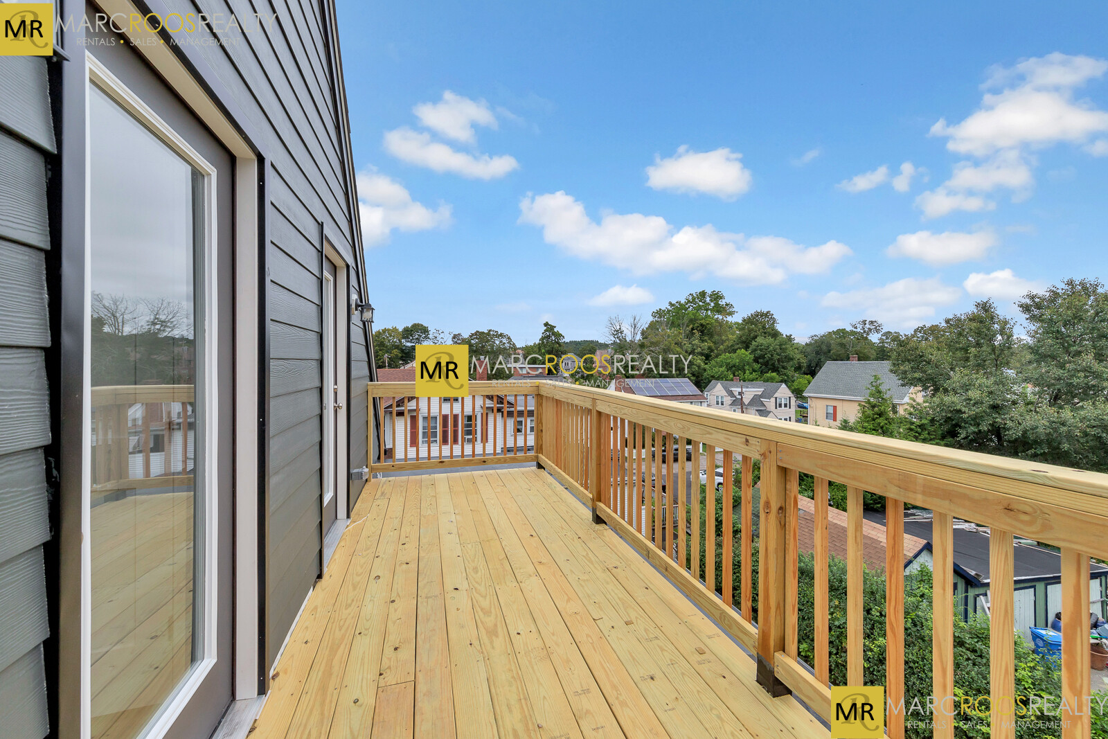 73 Lexington St, Waltham