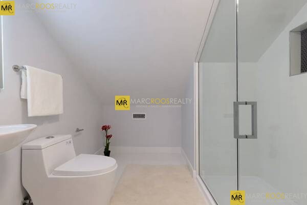 10 Belmont St, Newton Corner