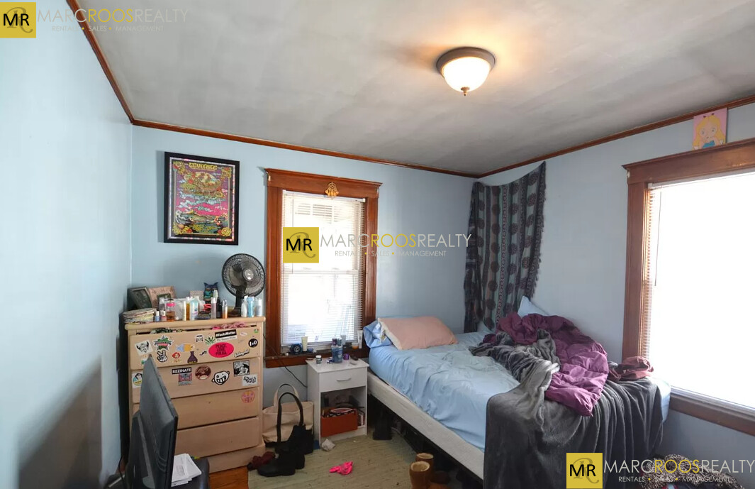 Photo 7 of Lyne Rd. Unit 2