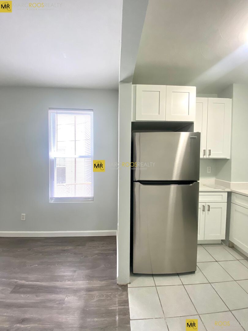 8 Cheever Ct, East Boston