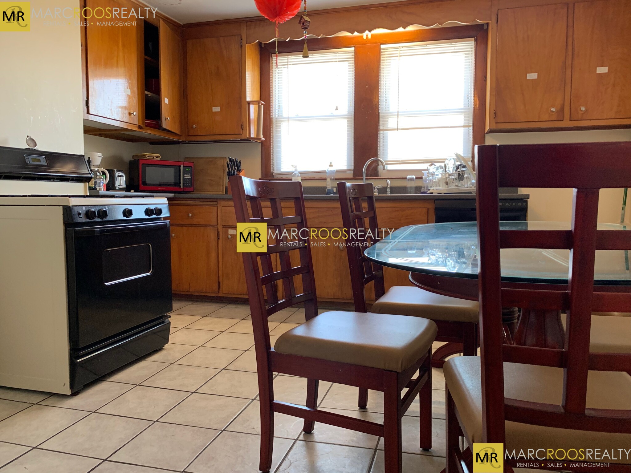 3 Everett Ave, East Somerville