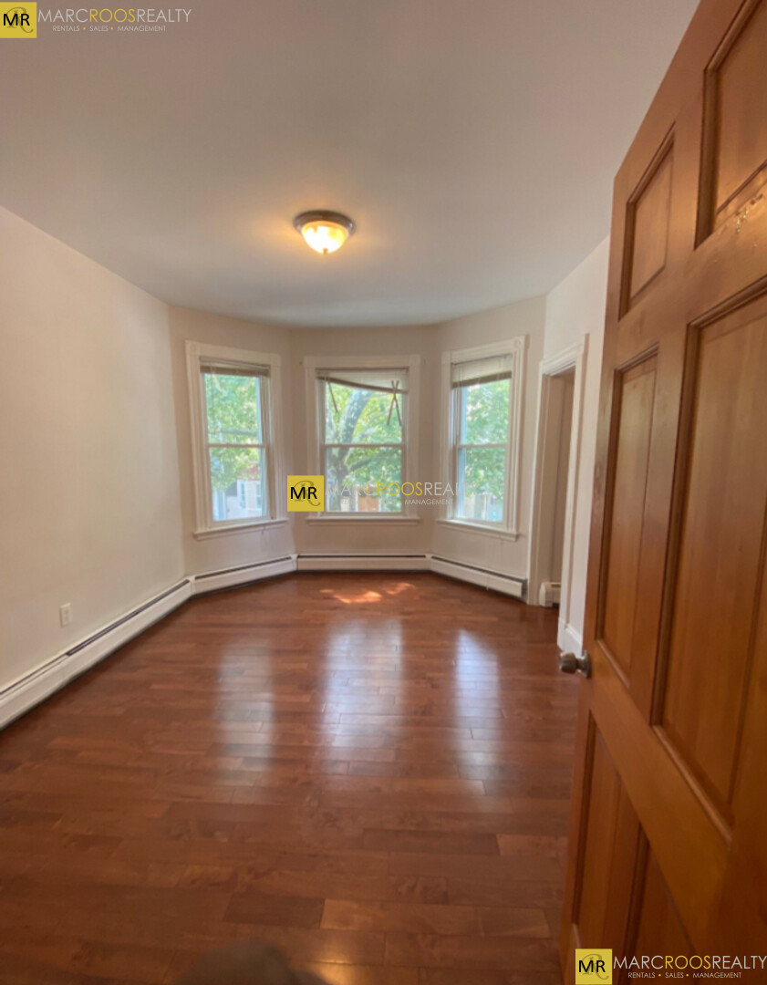 224 Chelsea St, East Boston