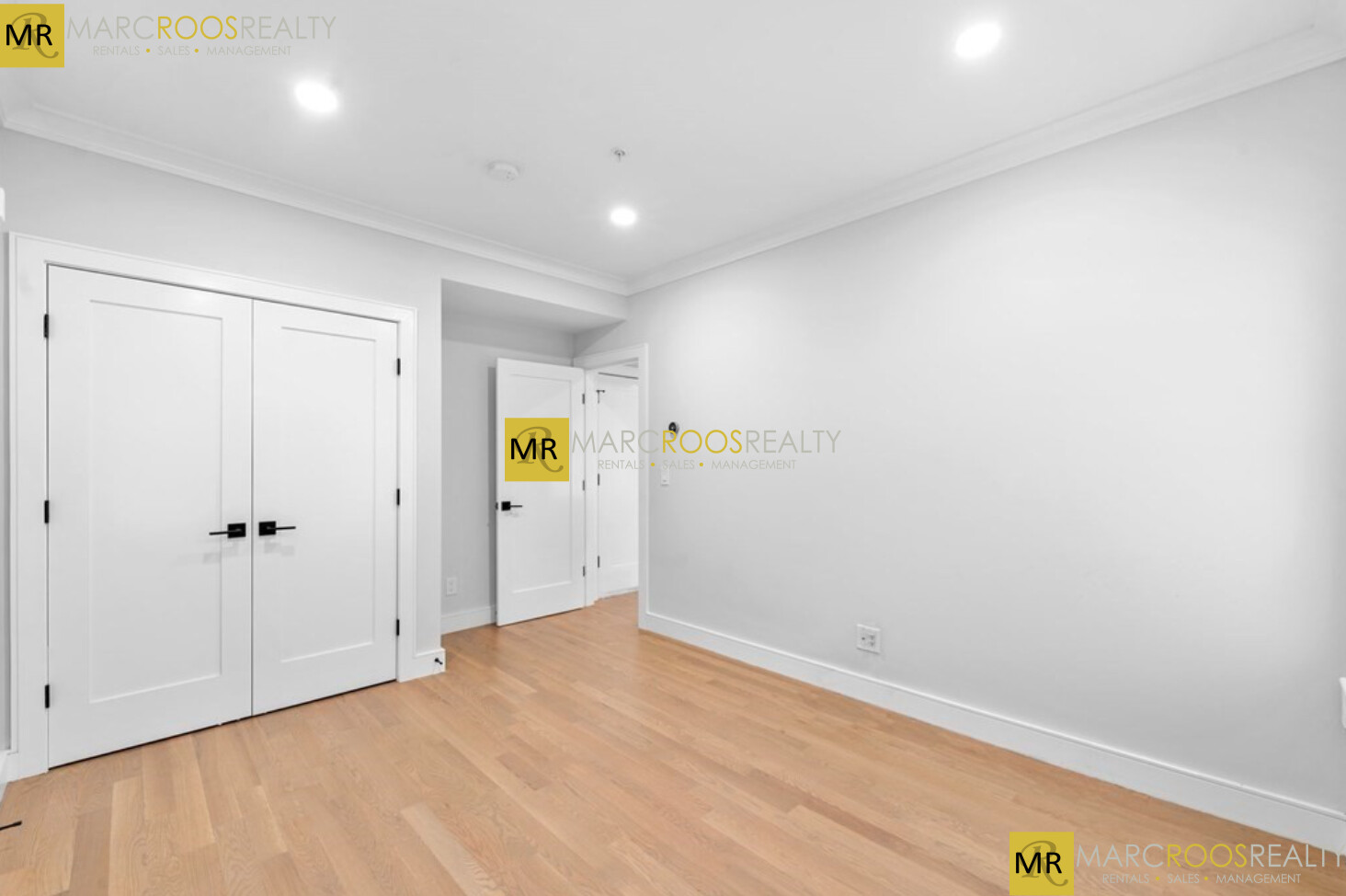 535 Newbury St, Fenway