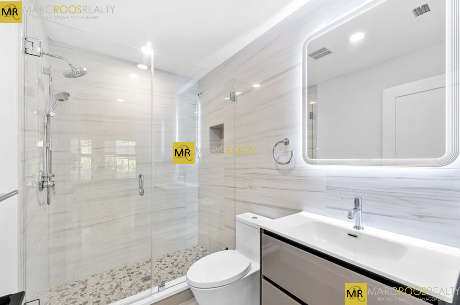 535 Newbury St, Fenway