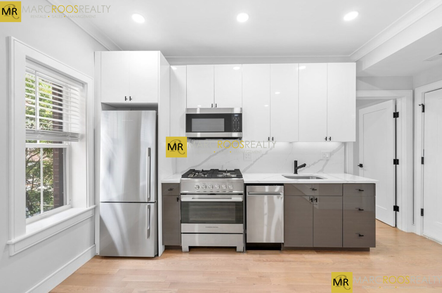 535 Newbury St, Fenway