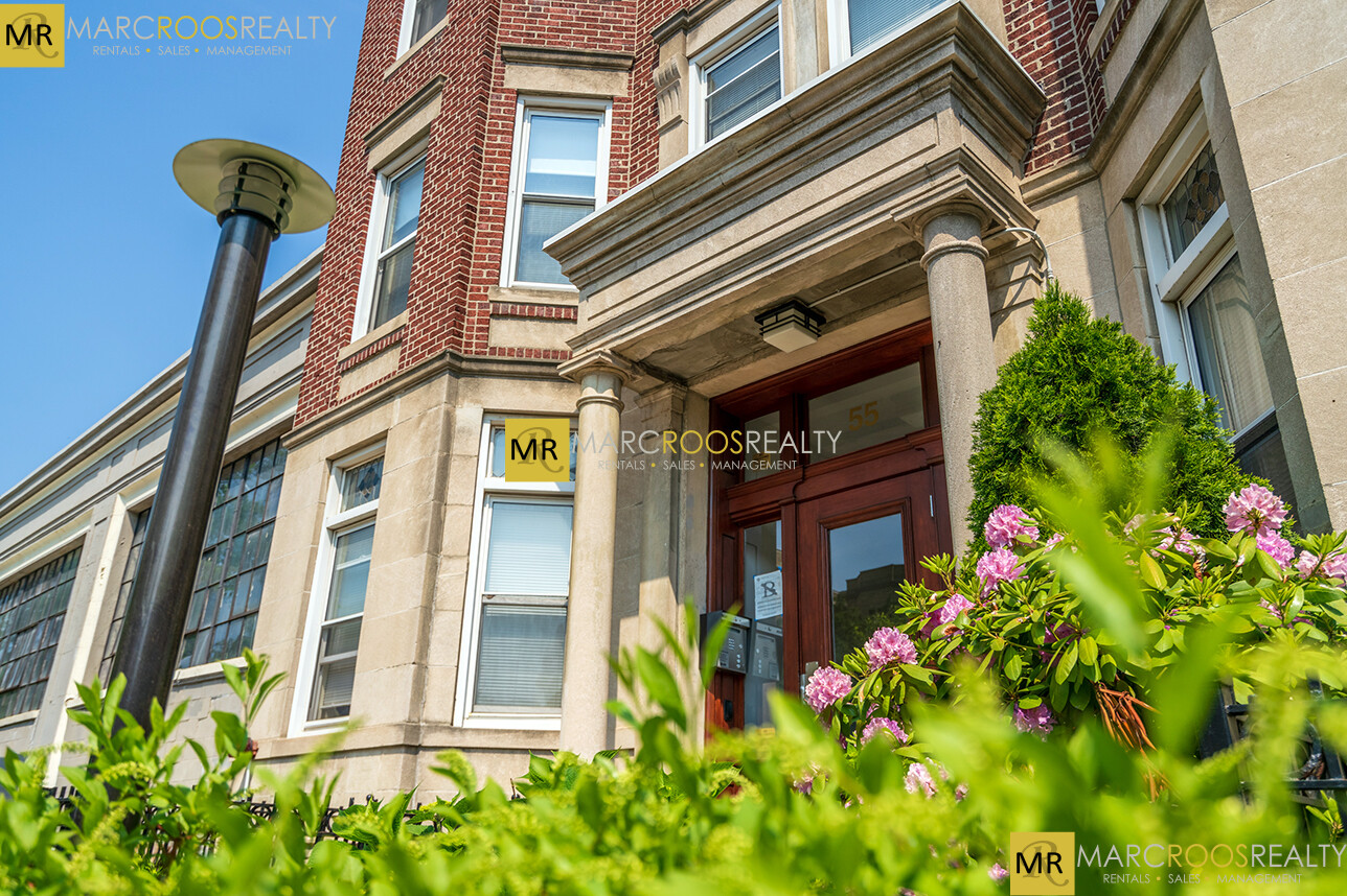 Photo 11 of 55 Queensberry St. Unit 3