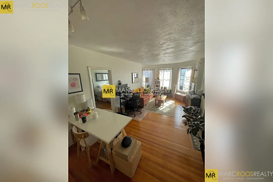 922 Beacon St, Fenway