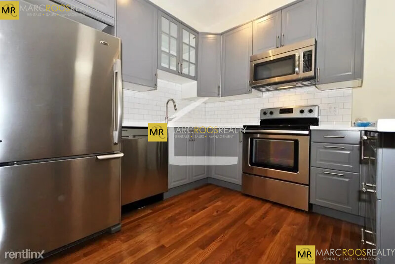 922 Beacon St, Fenway