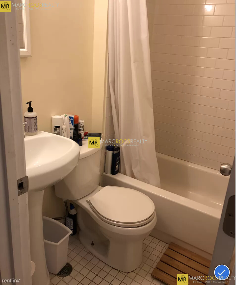 Photo 4 of 28 Phillips St. Unit 3