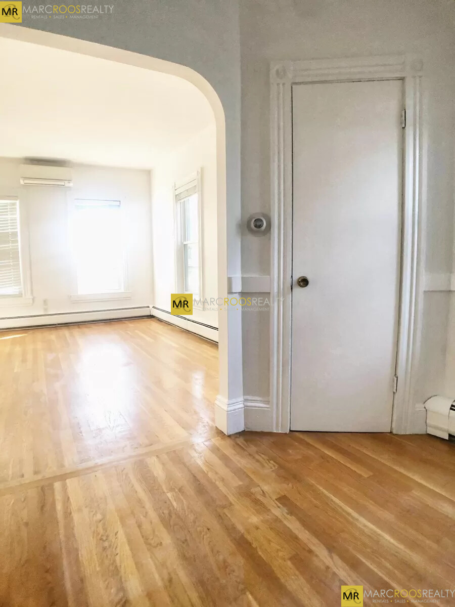 106 Byron St, East Boston