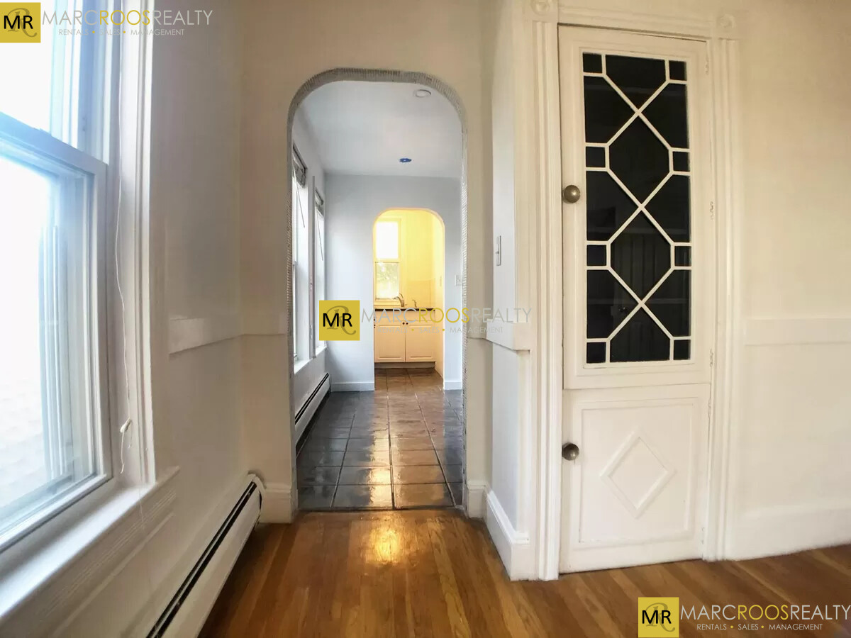 106 Byron St, East Boston