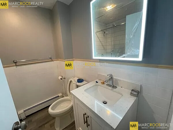 819 East 2nd St, South Boston