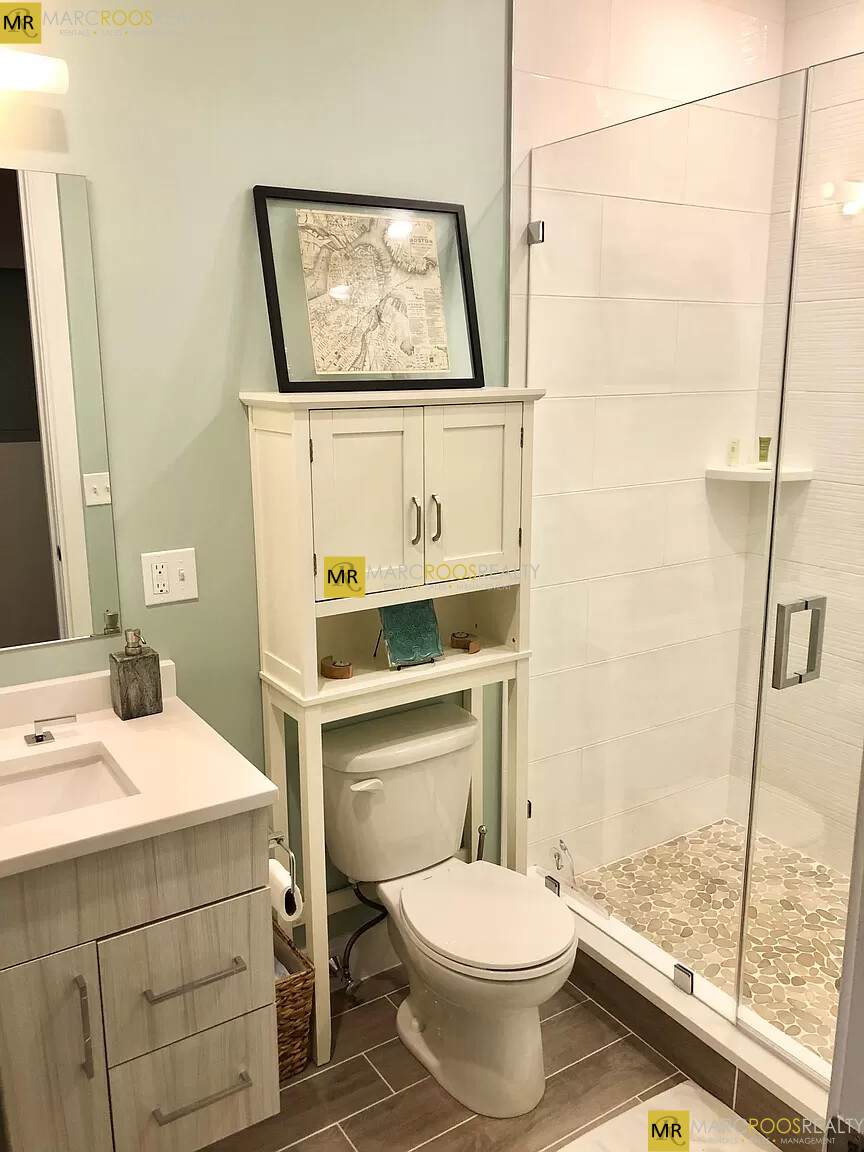 7 Baker Ct, Dorchester