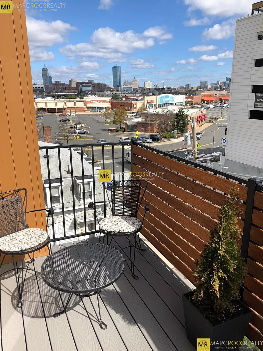 7 Baker Ct, Dorchester