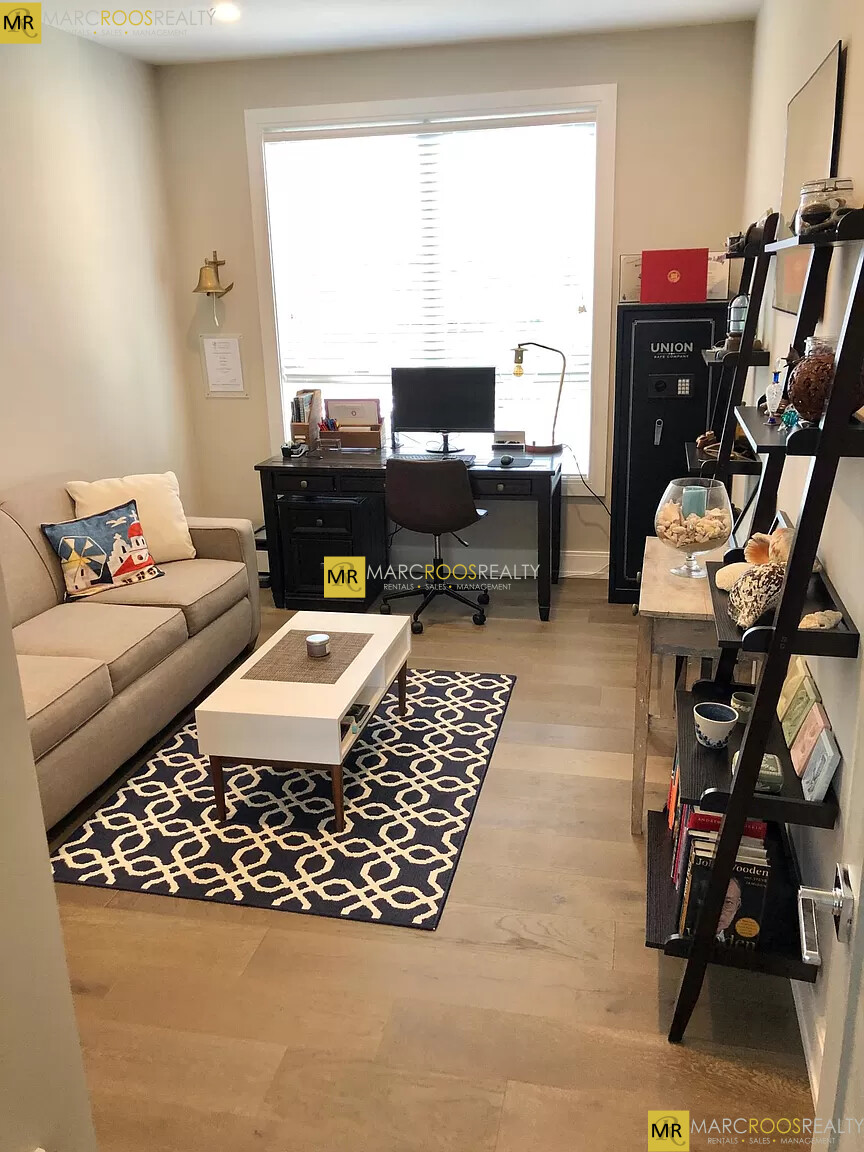 7 Baker Ct, Dorchester