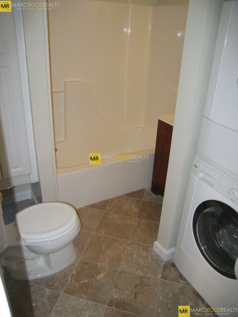 5 Clyde St, Powder House Square