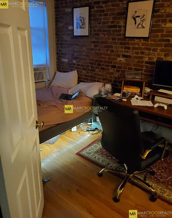 857 East 1st St, South Boston