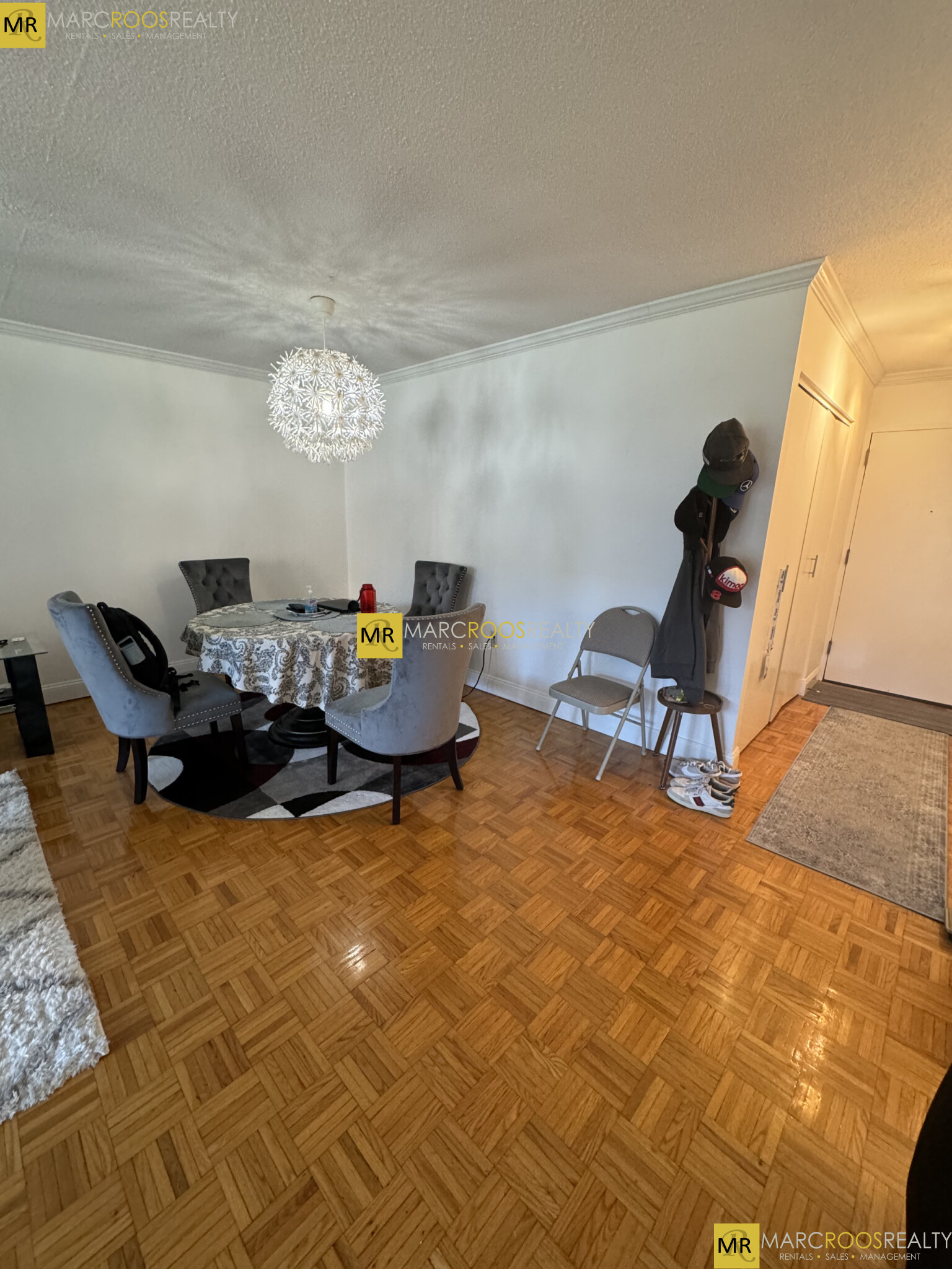 566 Commonwealth Ave, Fenway