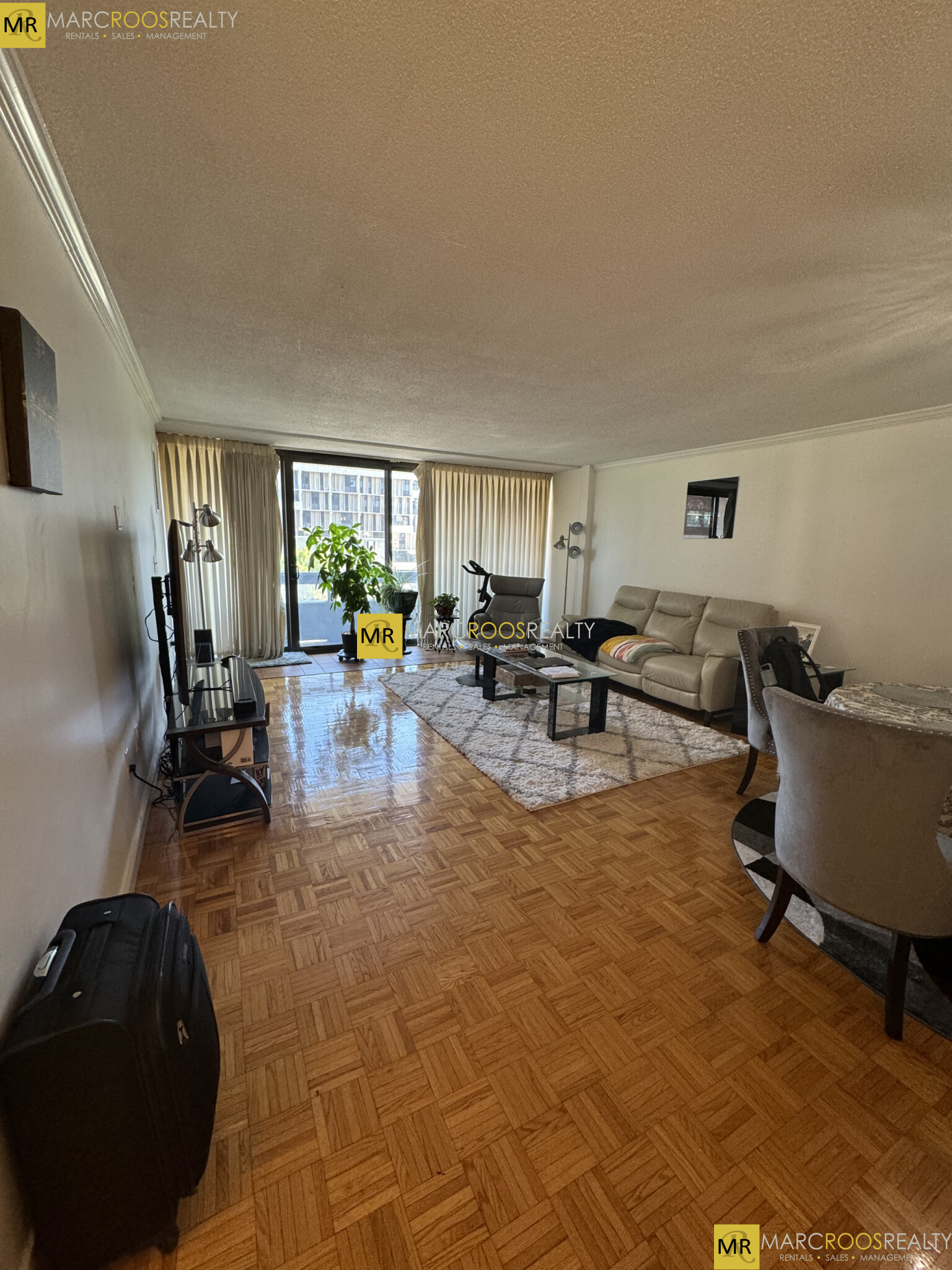 566 Commonwealth Ave, Fenway