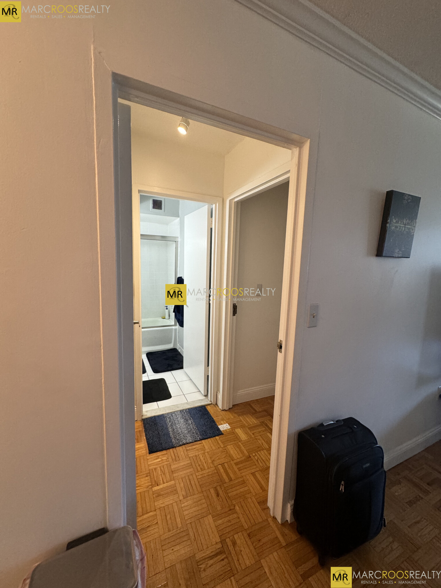 566 Commonwealth Ave, Fenway