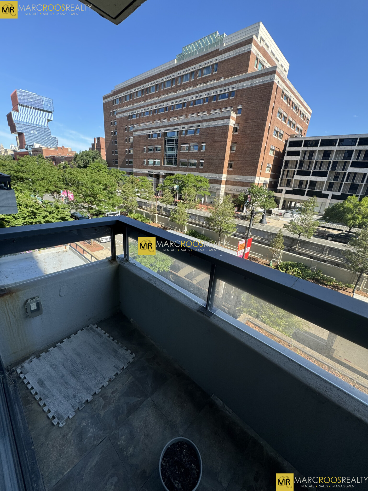 566 Commonwealth Ave, Fenway