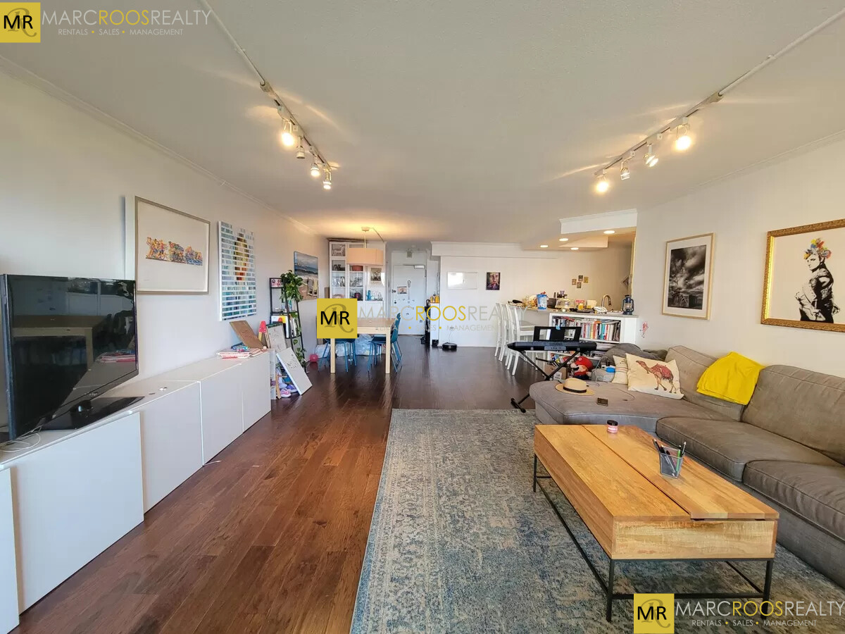 2 Hawthorne Pl, West End