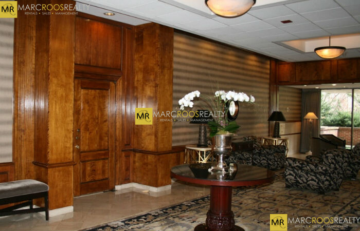 2 Hawthorne Pl, West End