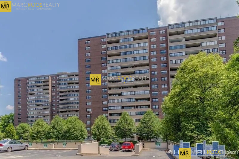 9 Hawthorne Pl, West End