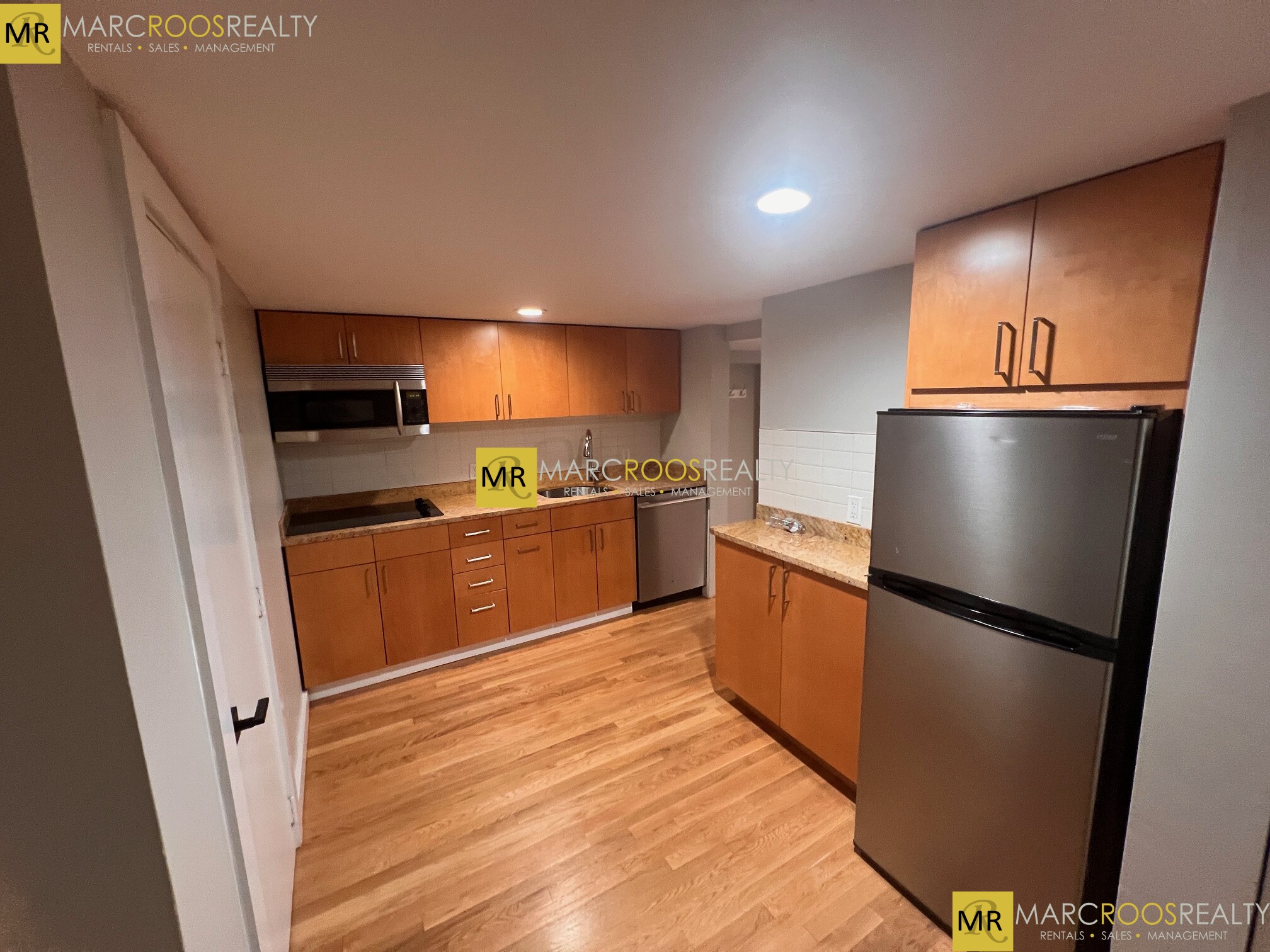 Maverick Sq. Unit 101, Boston