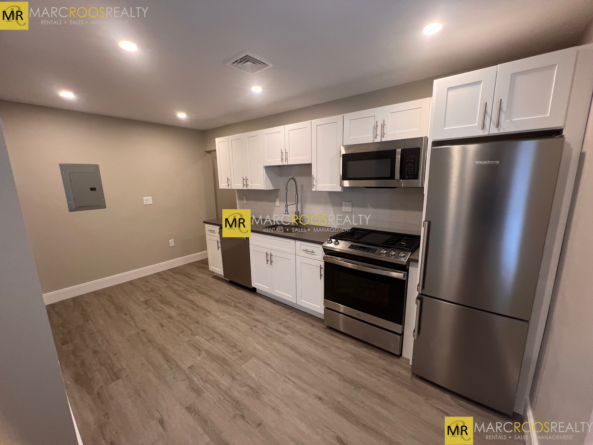Photo 4 of Maverick Sq. Unit 302