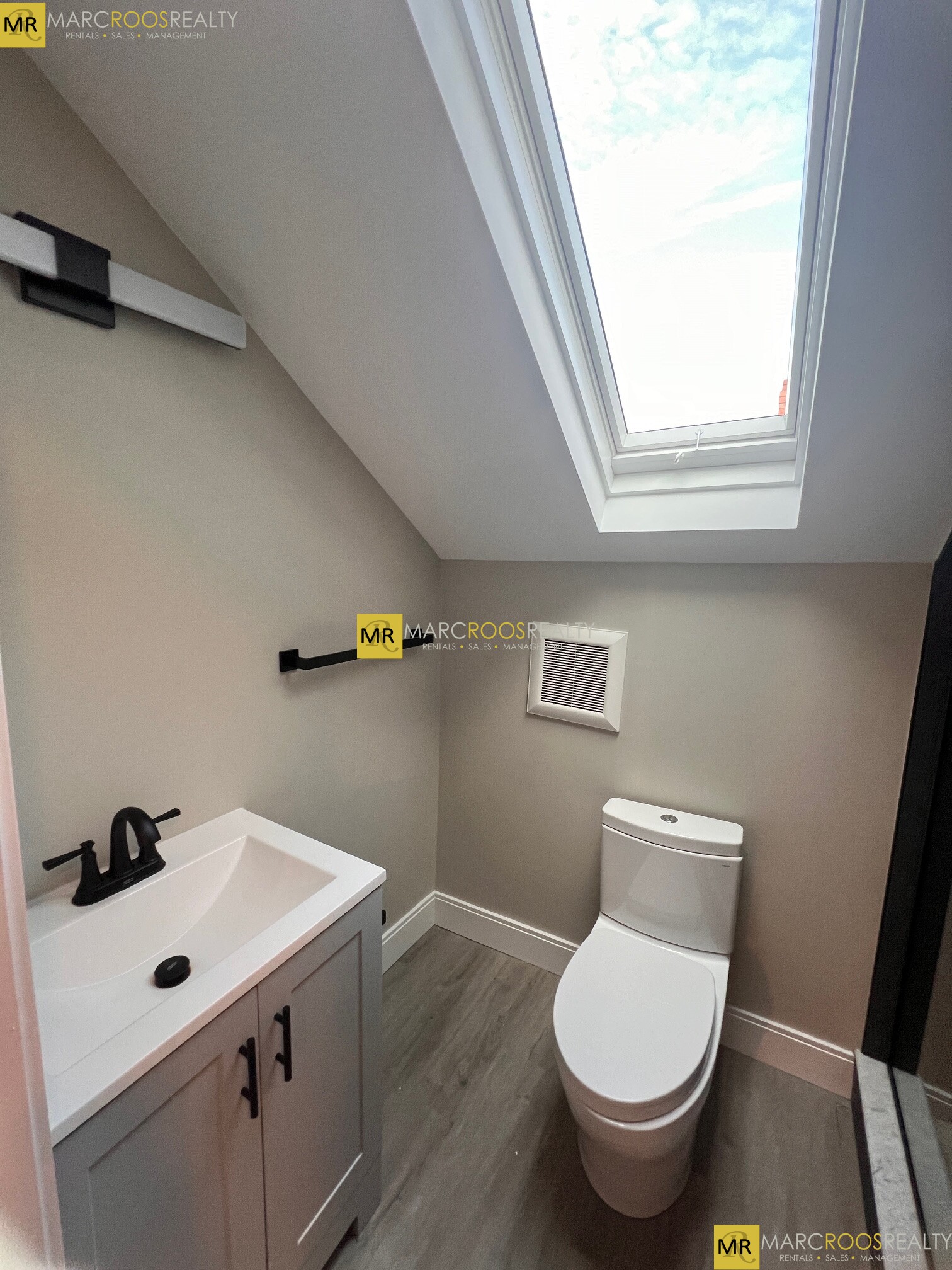 Photo 24 of Maverick Sq. Unit 302