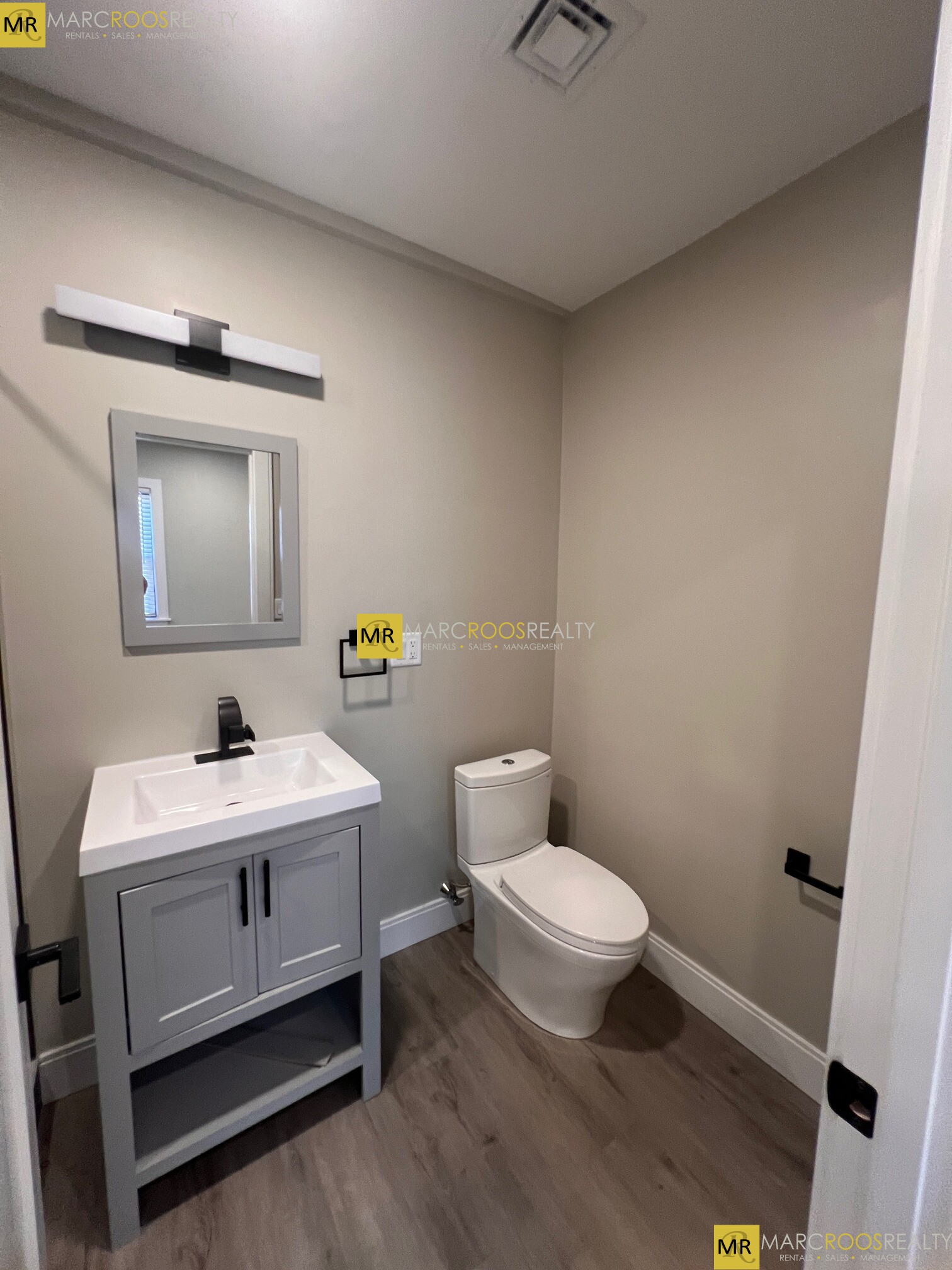 Photo 11 of Maverick Sq. Unit 302