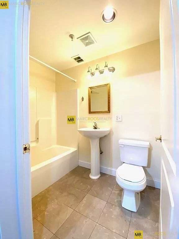 661 Bennington St, East Boston