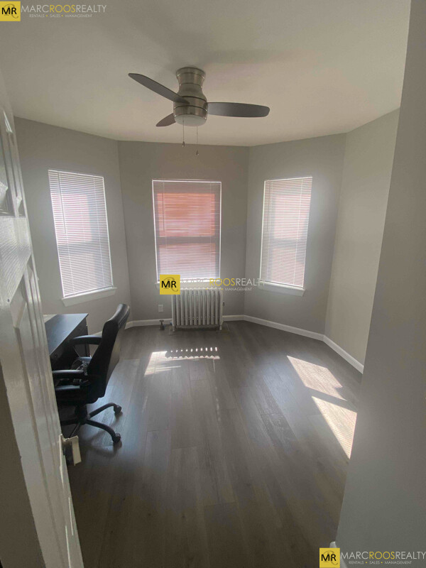 1 Fountain St, Banks Square