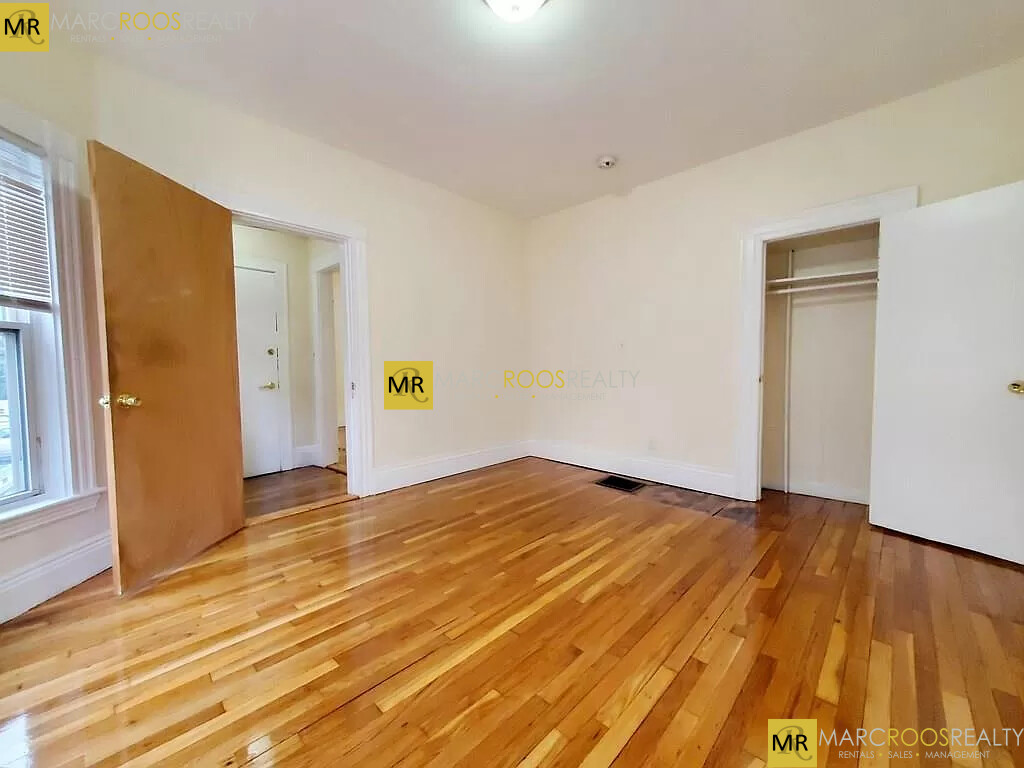Photo 7 of 185 Beacon St. Unit 1