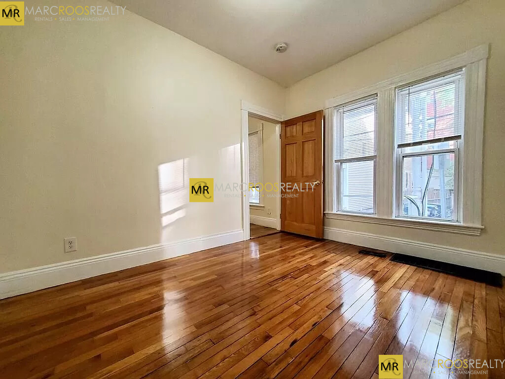 Photo 6 of 185 Beacon St. Unit 1