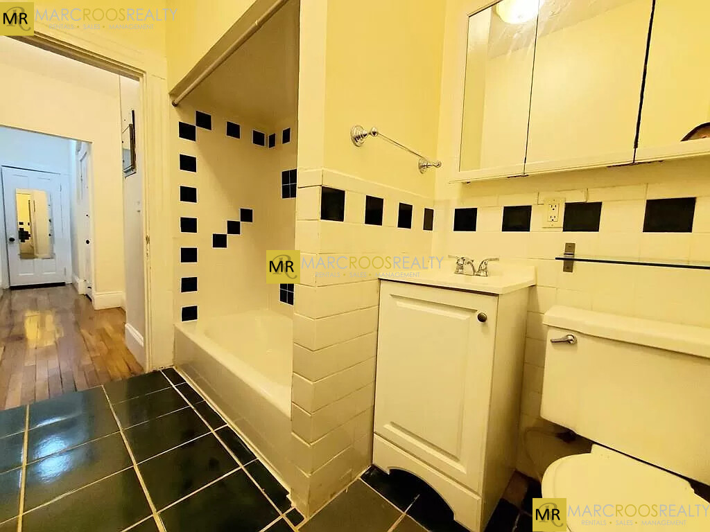 Photo 8 of 185 Beacon St. Unit 1