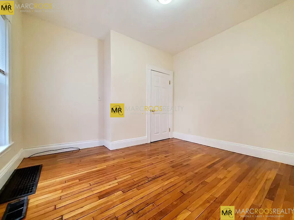Photo 12 of 185 Beacon St. Unit 1