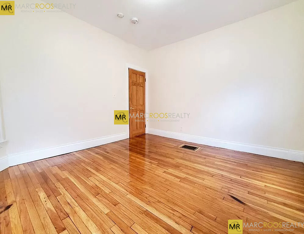 Photo 4 of 185 Beacon St. Unit 1
