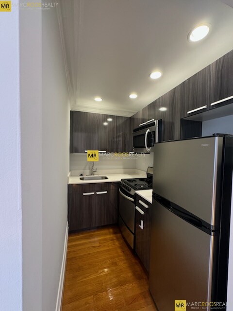 Photo 5 of 254 Newbury St. Unit 5