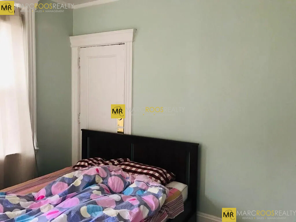 Photo 6 of 352 Riverway Unit 11