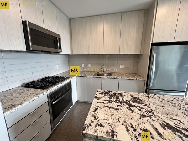 80 Fenwood Rd, Longwood