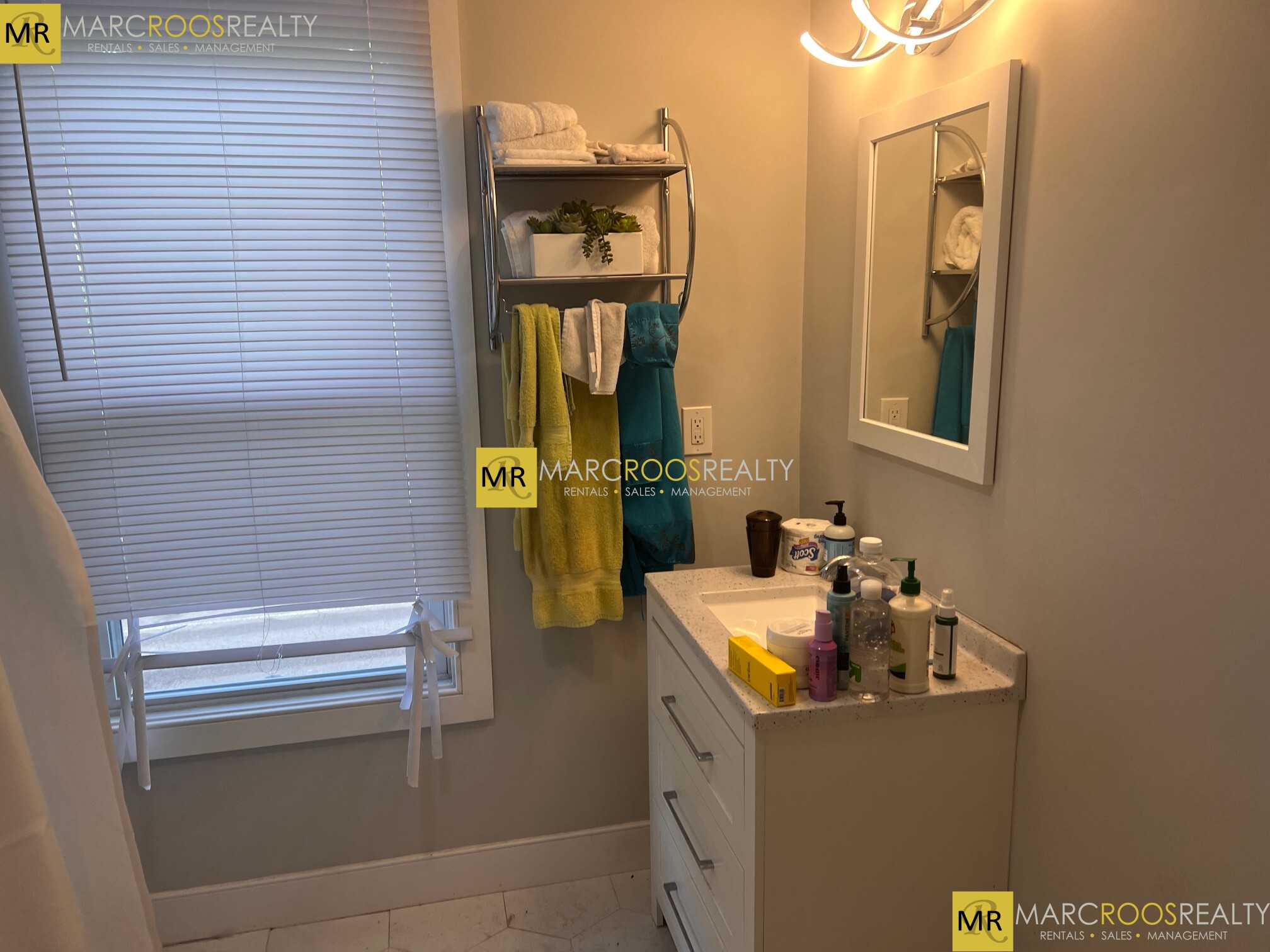 283 Chelsea St, East Boston