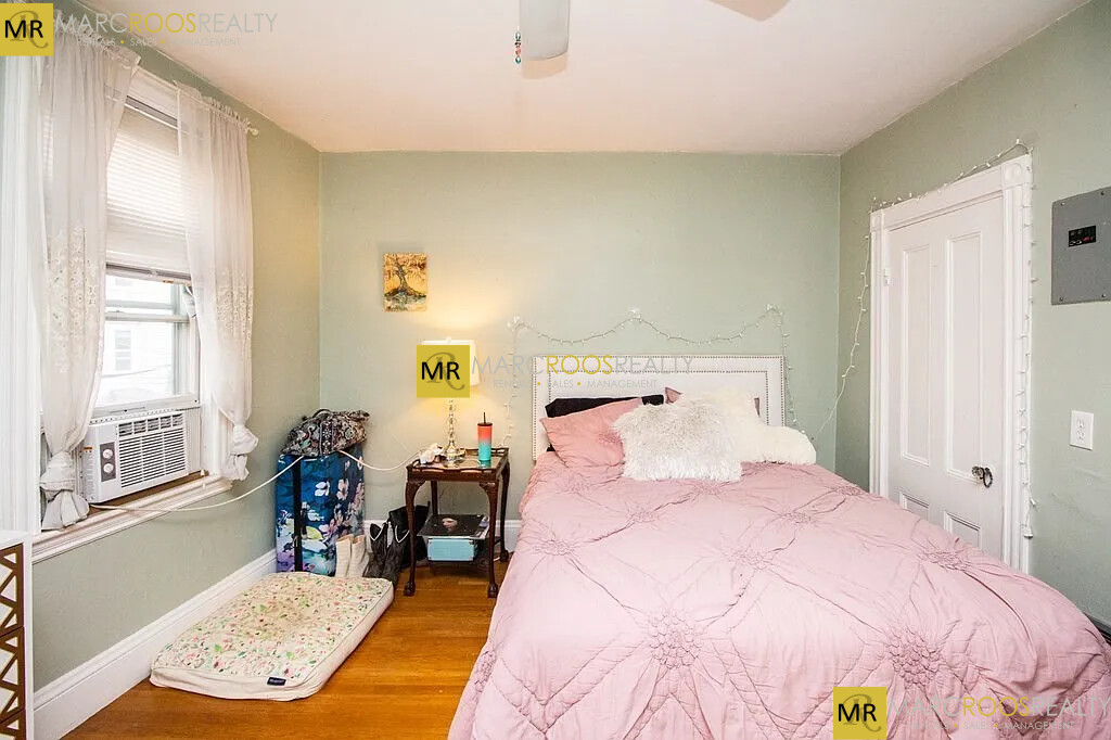 234 Cypress St, Brookline