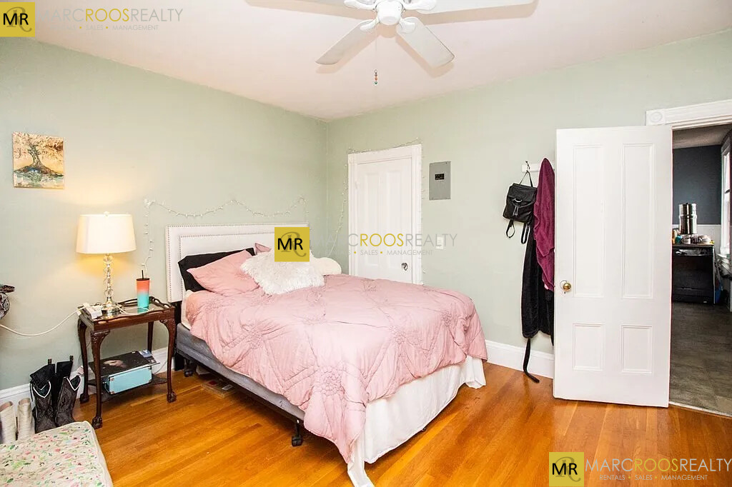 234 Cypress St, Brookline