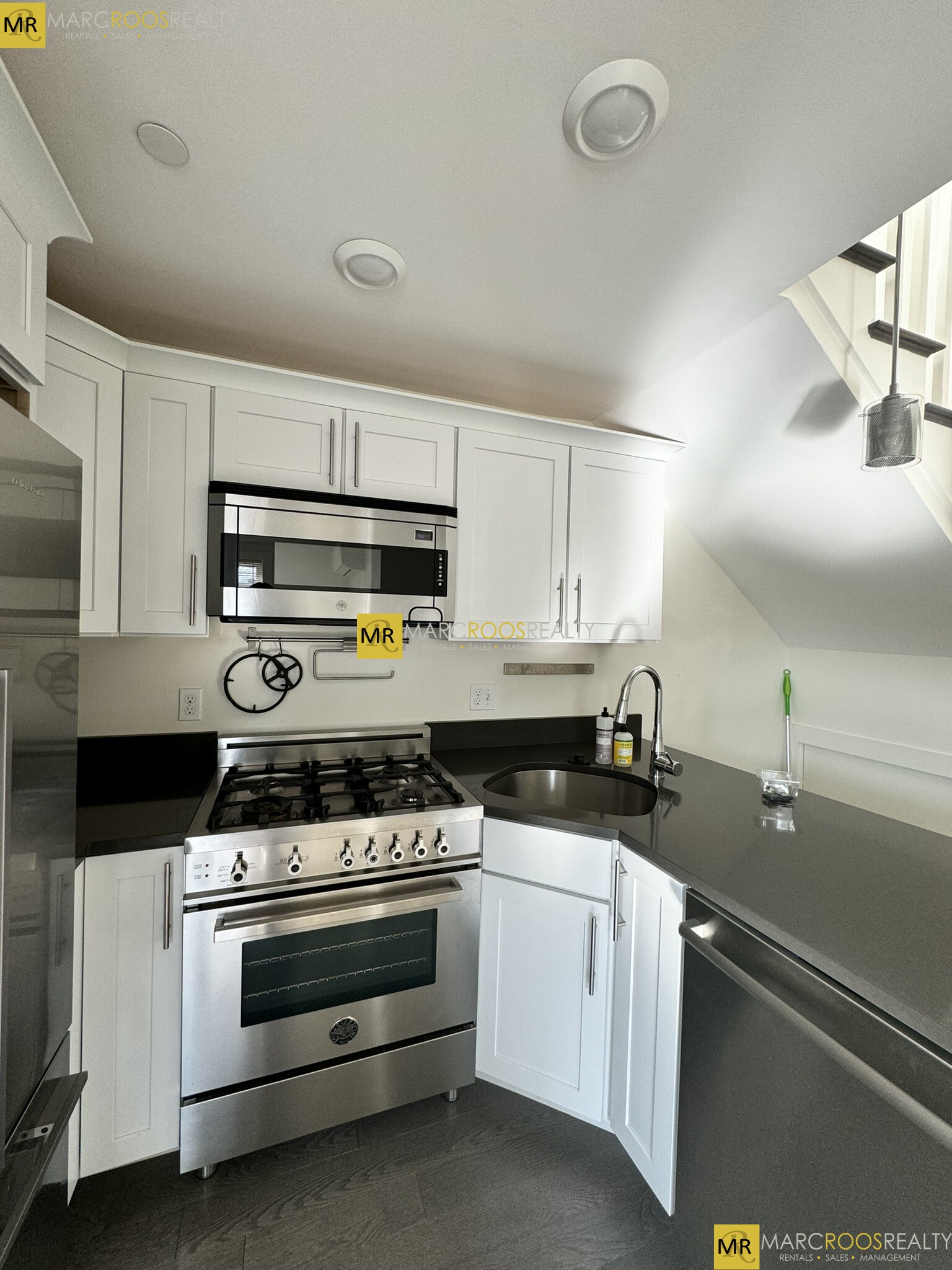 53 Kent St, Ward Two