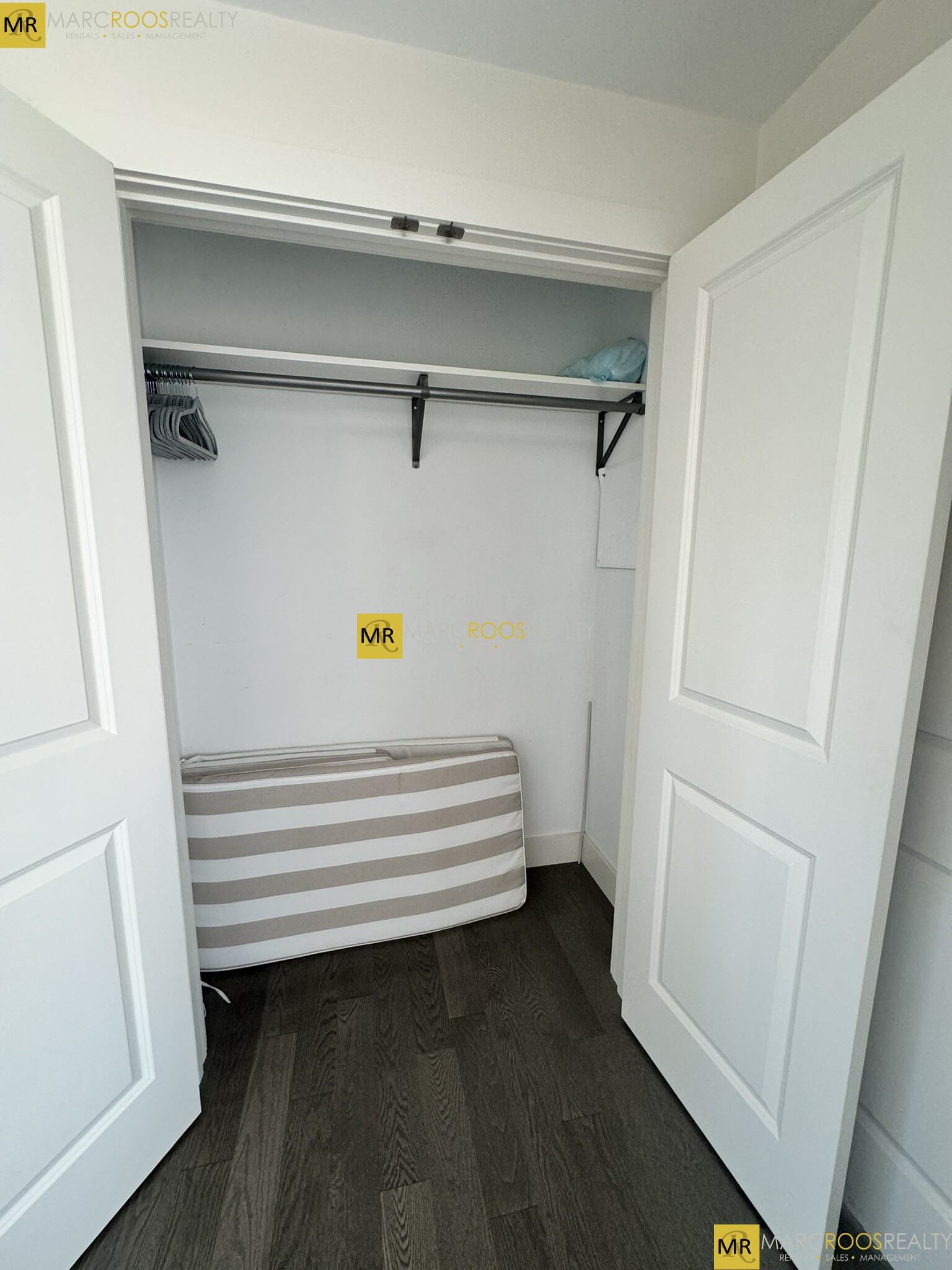 53 Kent St, Ward Two