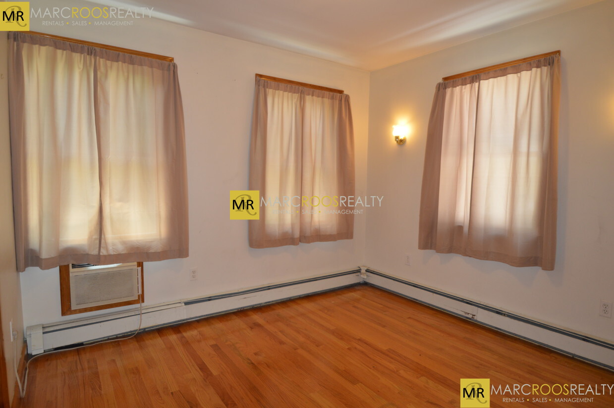 42 Gerrish St, Oak Square