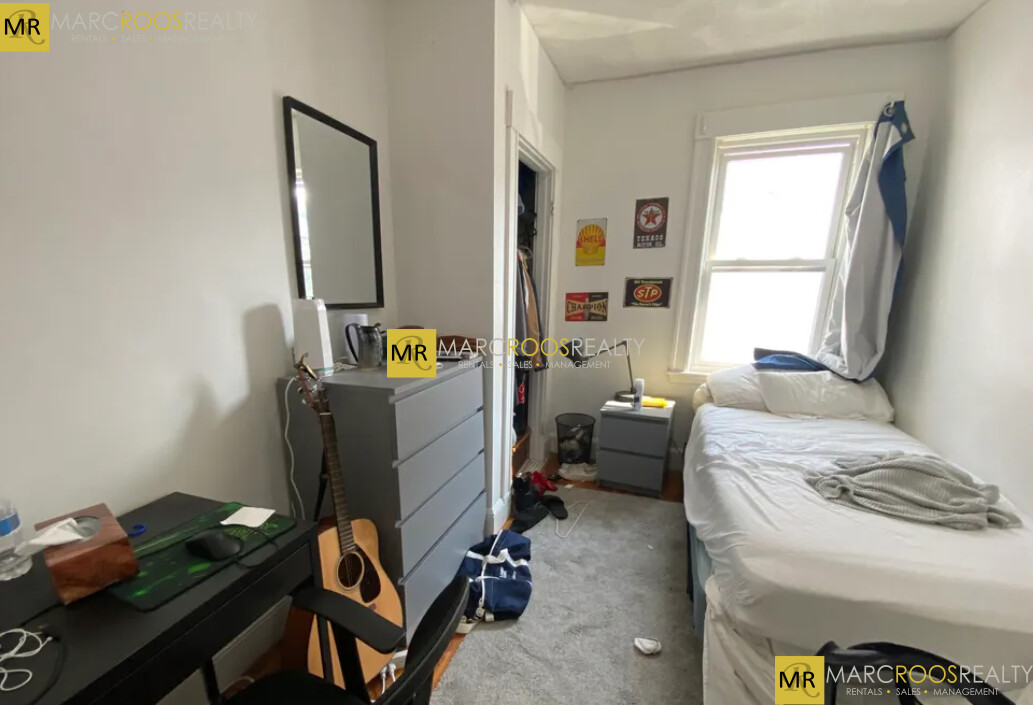 Photo 11 of Foster Unit 2