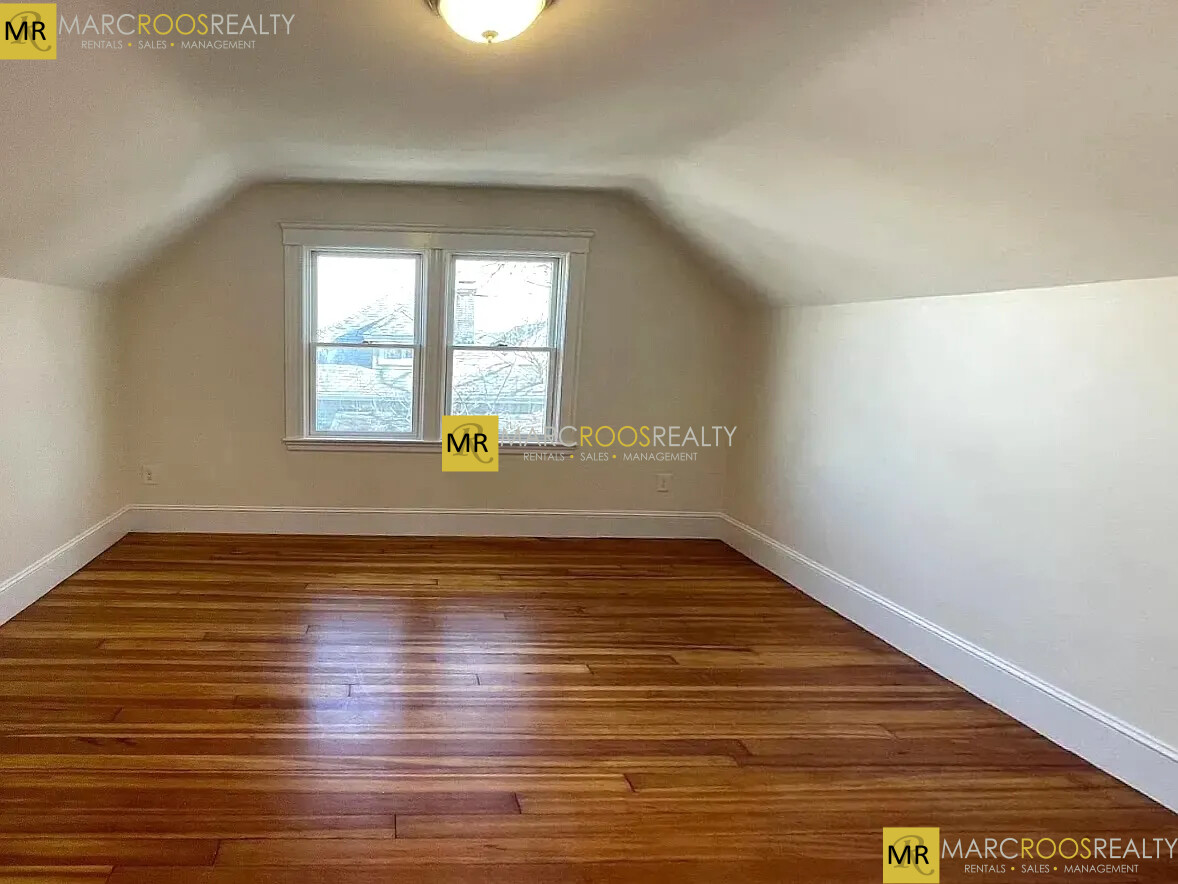 17 Berwick Rd, South Medford